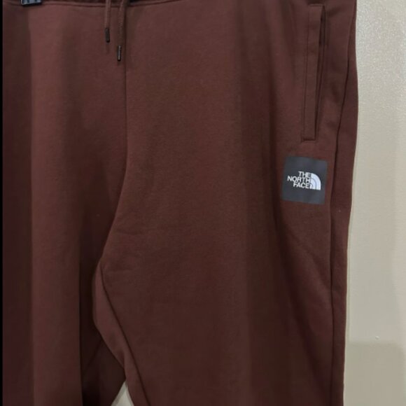 The North Face Women's Plus Box NSE Jogger - Picture 3 of 5